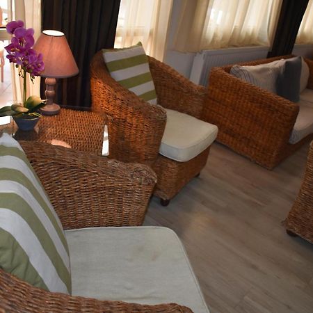 Andreas & Melanie Beach Hotel กอเวอร์เนอร์สบีช ภายนอก รูปภาพ