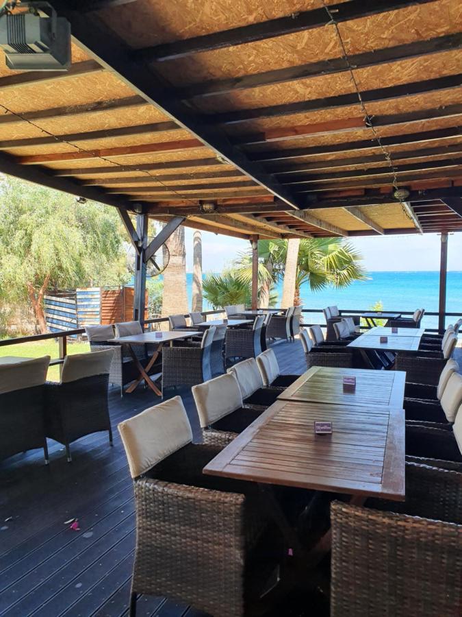 Andreas & Melanie Beach Hotel กอเวอร์เนอร์สบีช ภายนอก รูปภาพ