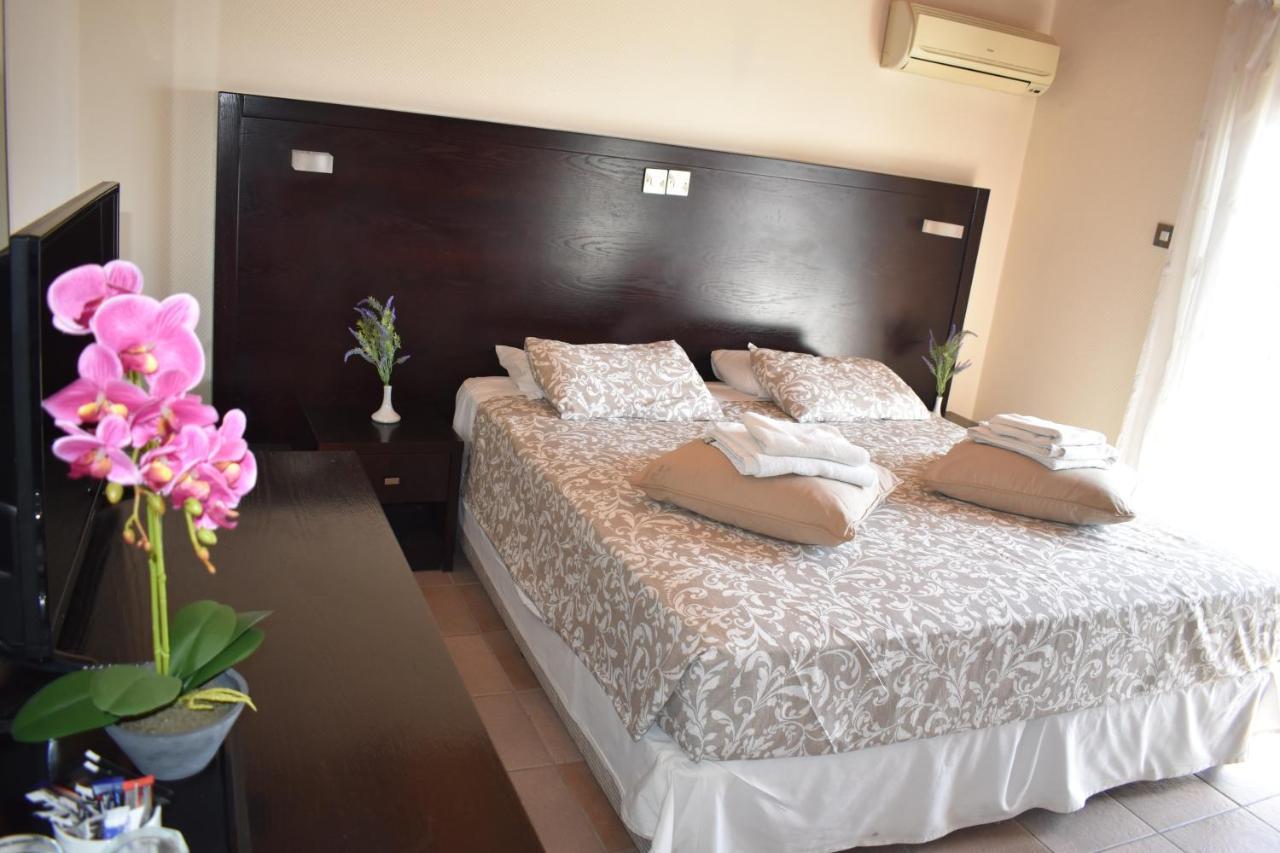Andreas & Melanie Beach Hotel กอเวอร์เนอร์สบีช ภายนอก รูปภาพ