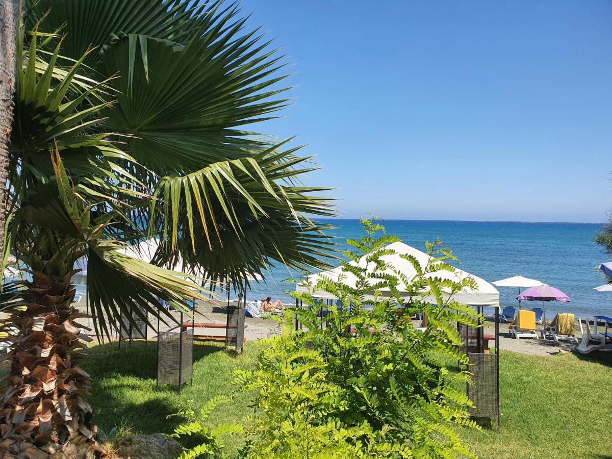 Andreas & Melanie Beach Hotel กอเวอร์เนอร์สบีช ภายนอก รูปภาพ