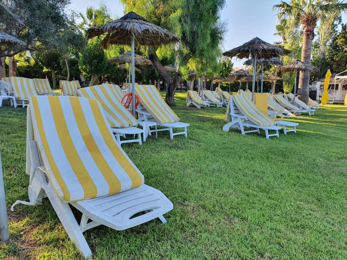 Andreas & Melanie Beach Hotel กอเวอร์เนอร์สบีช ภายนอก รูปภาพ