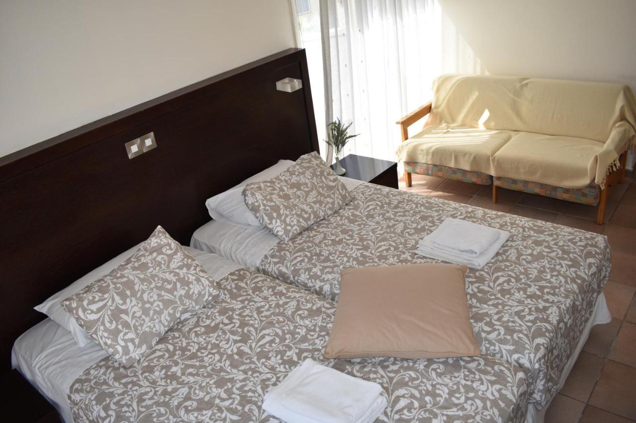 Andreas & Melanie Beach Hotel กอเวอร์เนอร์สบีช ภายนอก รูปภาพ