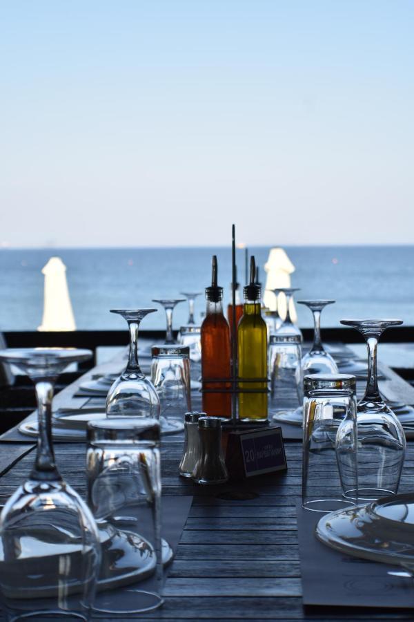 Andreas & Melanie Beach Hotel กอเวอร์เนอร์สบีช ภายนอก รูปภาพ